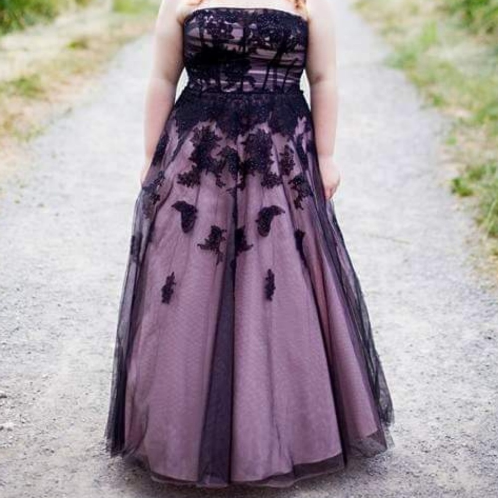 Black lace/light pink prom dress